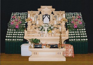 ７号白木祭壇